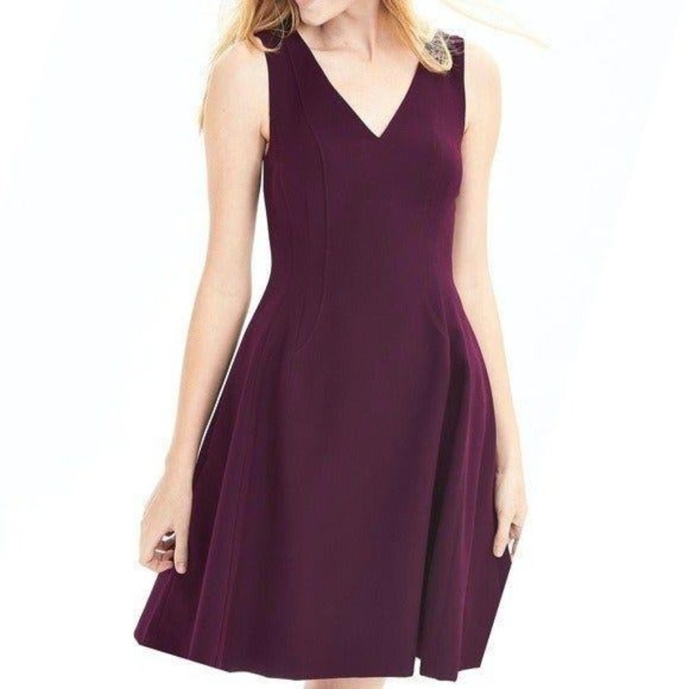 Banana Reoublic V neck fit & flare dress, size 6